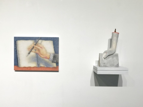 《书与手》 36x48cm 38x20x12cm 皮纸 纸浆 水墨 2017
《书与手》 36x48cm 38x20x12cm 皮纸 纸浆 水墨 2017