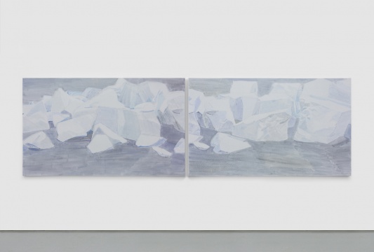 石至莹 《白石No.6》&《白石No.5》 150×500cm 布面油画 2017
石至莹 《白石No.6》&《白石No.5》 150×500cm 布面油画 2017