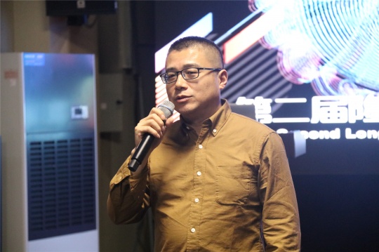 中国舞台美术学会会长曹林讲话
中国舞台美术学会会长曹林讲话