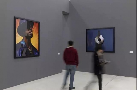 “安德烈斯·塞拉诺:一个美国人的视角”红砖美术馆展览现场
“安德烈斯·塞拉诺:一个美国人的视角”红砖美术馆展览现场