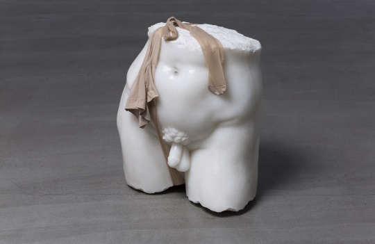 曹雨麦勒首展,我有水蛇腰,还有大长腿 曹雨麦勒首展,我有水蛇腰,还有大长腿