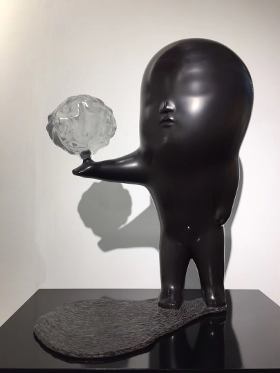 亚洲艺术中心所带的一件76万元的李真的雕塑已经开始有人有意向
亚洲艺术中心所带的一件76万元的李真的雕塑已经开始有人有意向