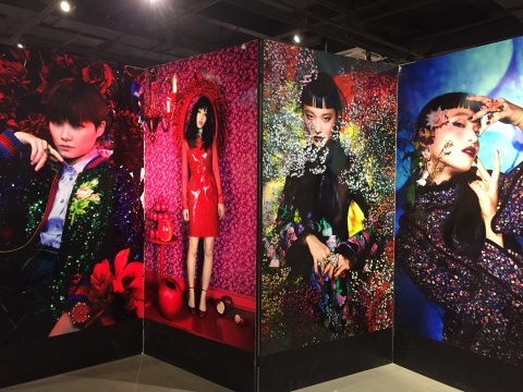 天辰时代携手蜷川实花 中国大陆上海首展开启光影艺术盛宴 天辰时代携手蜷川实花 中国大陆上海首展开启光影艺术盛宴