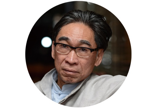 张颂仁（汉雅轩画廊负责人、“后89”推手）

&nbsp;

对已经定位的“后89”展的补充，重新在国际上推动对中国艺术的兴趣

&nbsp;

古根海姆美术馆是西方美术权威，为中国艺术史背书对中国当代艺术绝对是正面的，值得庆贺。这个展览刻意希望打造一个跟“后89中国新艺术”不同的面貌，可以说是对已经定位的“后89”展的补充，也是一个致敬，故此乐见其成。1989年后的中国经历了划时代的改变，艺术刻画了这个转变之下的新感知，这是1993年和2017年两个“后89”展览共同的关注。古根海姆展最可取的在于集中于当时还未成为正规学院教程的创作媒体。这里的意义在于艺术家是同时试验一些在中国还没有定型的创作语言，来尝试表述还没有定型的新感知。所以作品一方面实验性很强，很生猛活泼，但同时又跟西方的当代艺术反而接近。另外，两个“后89”展还有互补的要点，在于1993年的展览主要关注1989-1993四年间于国内的艺术创作，2017展的重心则以海外的中国艺术创作为主。总的来说，这个展览加强了对中国艺术史的认识，重新在国际上推动对中国艺术的兴趣，是个重要的活动。

&nbsp;
