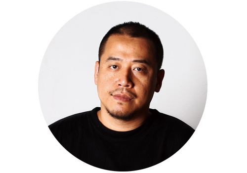 孙原（艺术家）

&nbsp;

如果不做新作品，并没有太多需要我关心的事

&nbsp;

参展名单我从来没看过，感觉上该参加的都有了吧。像参展名单这种事，大几十人上百人的名字在那里，谁会仔细看呢？就是觉得应该有自己结果没找到自己名字的人吧。如果觉得还有谁应该参加没入选的，就再做一个平行展呗，国内不是挺爱做平行展吗。

&nbsp;

一个群展而已，没什么大不了的。也不是说就是一个终结性的定论，这样的回顾在国内也有过几次了，从“85”开始的那一批老家伙们江湖地位是啥样大家也都看到了，基本也就是这个状况了，再怎么展也不会有太大出入。

&nbsp;

策展理念，说实话我没太关注，肯定是特有理念的那种。反正人家选什么，我就展什么。都是选的老作品，并不需要重新做什么东西。

&nbsp;

对很多画廊都是一次促销机会，如果能塞入自己的艺术家的话。对我来说，如果不做新作品，并没有太多需要我关心的事。

&nbsp;

这个级别的美术馆，向世界介绍中国的艺术，肯定是好事，大众的关注度一下子就会很高，但是大众能不能看的明白就难说了，尤其是那么长的名单，对老外来说，他们根本记不住中国名字。文化交流这种事，你不能寄予太高的期望。

&nbsp;
