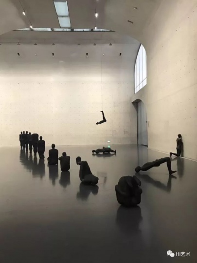 龙美术馆西岸馆安东尼·格姆雷展览现场
龙美术馆西岸馆安东尼·格姆雷展览现场