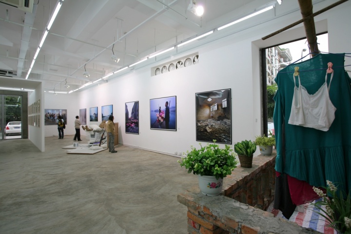 2007年9月12日千高原画廊成都空间开馆展“回响—成都新视觉艺术文献展”
2007年9月12日千高原画廊成都空间开馆展“回响—成都新视觉艺术文献展”