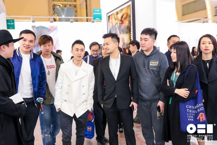 三位创始人为ART021带来多元的观众、藏家构成
三位创始人为ART021带来多元的观众、藏家构成
三位创始人为ART021带来多元的观众、藏家构成
三位创始人为ART021带来多元的观众、藏家构成