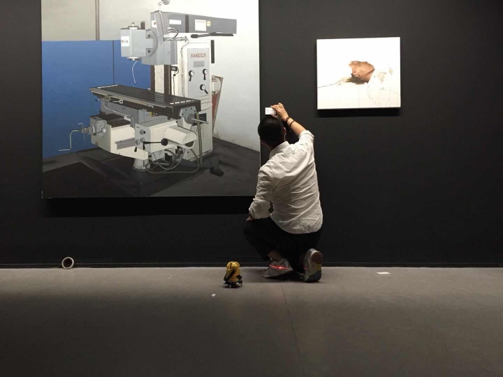 杨西在OCAT西安馆策划“西安角”的布展模型、布展现场(图片提供:杨西) 杨西在OCAT西安馆策划“西安角”的布展模型、布展现场(图片提供:杨西)