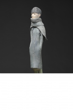 《春暖花开》 43×15×15cm 纸黏土&水彩 2013
《春暖花开》 43×15×15cm 纸黏土&水彩 2013