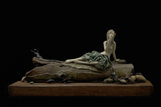 《依兰》 85×29×41cm 铸铜着色 2011
《依兰》 85×29×41cm 铸铜着色 2011