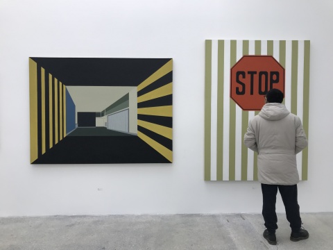 《侏儒》(左)147.5x198cm 布面油画 2015
《侏儒》(左)147.5x198cm 布面油画 2015