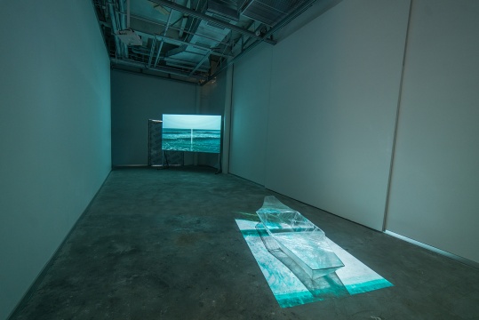 冯冰伊与吴鼎作品展出现场
冯冰伊与吴鼎作品展出现场