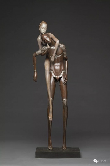 《分身》 46×36×138cm 铸铜化学着色 2017
《分身》 46×36×138cm 铸铜化学着色 2017