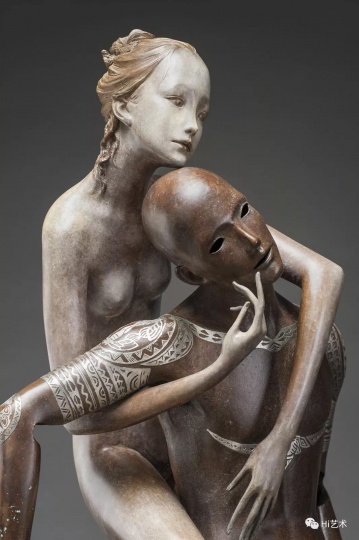 《分身》 46×36×138cm 铸铜化学着色 2017 (局部)
《分身》 46×36×138cm 铸铜化学着色 2017 (局部)
