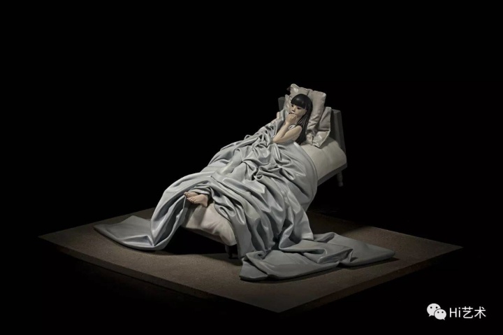 《冷光4》 53×80×40cm 树脂着色 2011
《冷光4》 53×80×40cm 树脂着色 2011