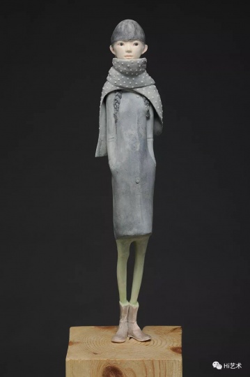 《春暖花开》 43×15×15cm 纸黏土&水彩 2013
《春暖花开》 43×15×15cm 纸黏土&水彩 2013
