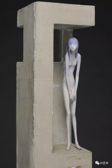 《空空》 43×15×15cm 纸黏土&水彩 2014
《空空》 43×15×15cm 纸黏土&水彩 2014