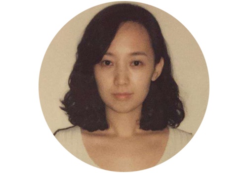 郝敬班(b.1985)
郝敬班绝对是近几年炙手可热的艺术家,举办过重量级的展览,如泰康的“过浪漫主义”、尤伦斯当代艺术中心的“新倾向:郝敬班”,同时还有多个奖项加身:2016年三亚艺术季华宇青年奖将“评委会大奖”授予郝敬班,2017年第十一届AAC艺术中国年度影响力评选·博洛尼巅峰之夜颁奖典礼上,郝敬班获得“年度青年艺术家”奖项。她的作品如同历史学档案,通过影像的重构为理解、深入现实提供不同的路径或方法。
郝敬班(b.1985)
郝敬班绝对是近几年炙手可热的艺术家,举办过重量级的展览,如泰康的“过浪漫主义”、尤伦斯当代艺术中心的“新倾向:郝敬班”,同时还有多个奖项加身:2016年三亚艺术季华宇青年奖将“评委会大奖”授予郝敬班,2017年第十一届AAC艺术中国年度影响力评选·博洛尼巅峰之夜颁奖典礼上,郝敬班获得“年度青年艺术家”奖项。她的作品如同历史学档案,通过影像的重构为理解、深入现实提供不同的路径或方法。