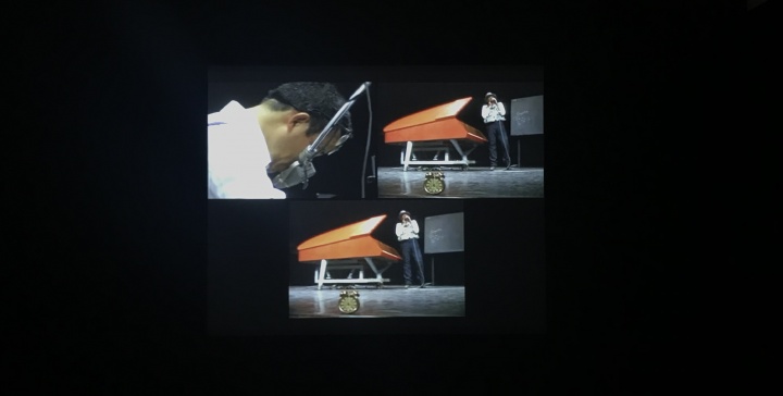 昊美术馆展出的约瑟夫·博伊斯和白南准1984年在日本合作作品《荒原狼III》视频，这也是两人最后一次合作
