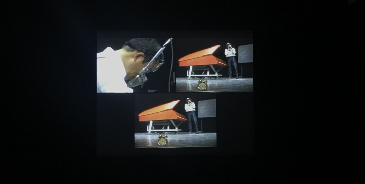 昊美术馆展出的约瑟夫·博伊斯和白南准1984年在日本合作作品《荒原狼III》视频,这也是两人最后一次合作
昊美术馆展出的约瑟夫·博伊斯和白南准1984年在日本合作作品《荒原狼III》视频,这也是两人最后一次合作
