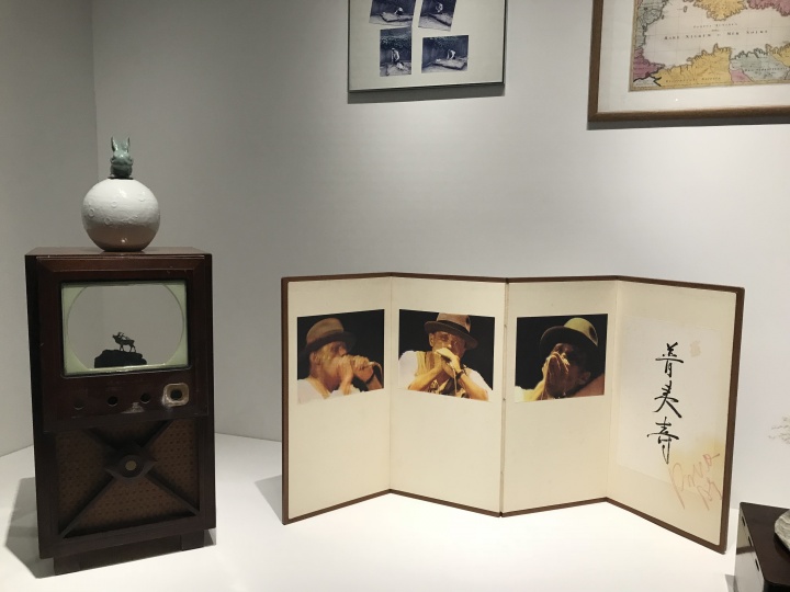 一场尬聊?当博伊斯的晦涩遇见白南准的幽默 一场尬聊?当博伊斯的晦涩遇见白南准的幽默
