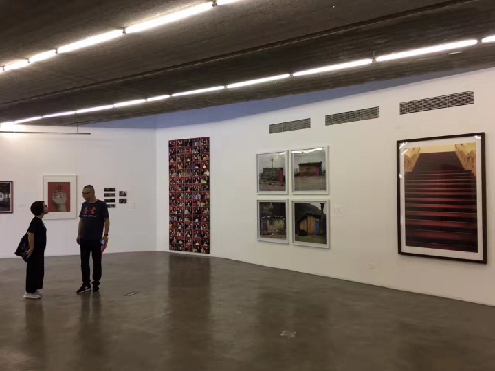 “中国当代摄影40年——三影堂10周年特展”展览现场
“中国当代摄影40年——三影堂10周年特展”展览现场