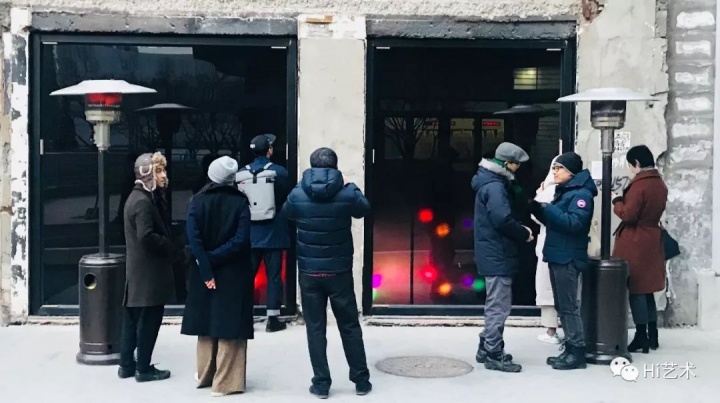 2017年12月，纹身店实验艺术空间以秦思源个展《窗－户》开启它的第一次亮相。
