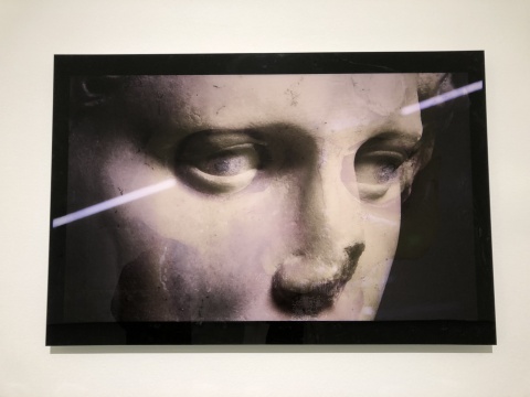于霏霏 《关于“凝视”的研究之一》 60×100cm×2 摄影,收藏级打印于哈内姆勒纸 2017
于霏霏 《关于“凝视”的研究之一》 60×100cm×2 摄影,收藏级打印于哈内姆勒纸 2017