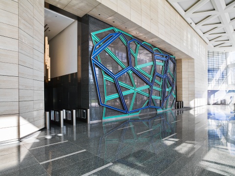 2015年10月,理查德迪肯(Richard Deacon)的作品《Rain and Shine》落户融科资讯中心
2015年10月,理查德迪肯(Richard Deacon)的作品《Rain and Shine》落户融科资讯中心
