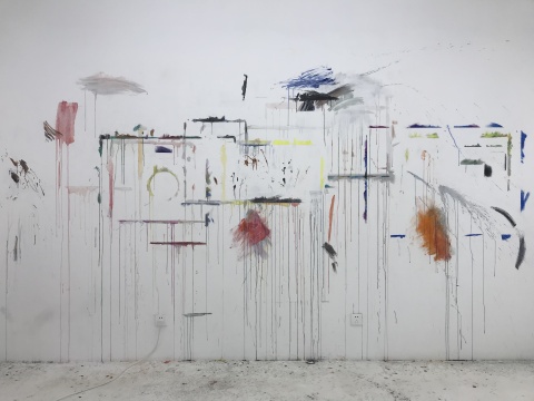 程昱峥《壁画》尺寸可变 墙上彩铅 2018
程昱峥《壁画》尺寸可变 墙上彩铅 2018