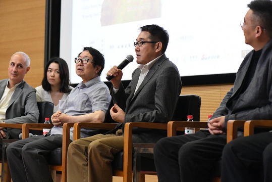 著名作家、收藏家海岩发言
著名作家、收藏家海岩发言