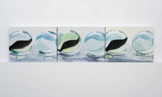 石至莹，《玻璃球6-8》，布面油画，30×40cm×3，2017
