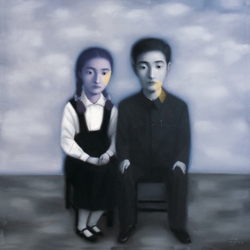 张晓刚《血缘:大家庭系列》150×150cm 布面油彩 1998 图片版权 © 龙美术馆
张晓刚《血缘:大家庭系列》150×150cm 布面油彩 1998 图片版权 © 龙美术馆