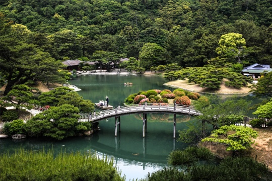 明明可以靠美食和美景出名的日本香川，偏偏还是当代艺术打卡胜地