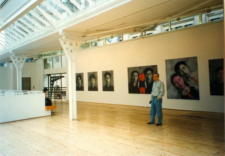 1996年8月，英国爱丁堡Market艺术中心，“追昔——中国当代绘画”展
