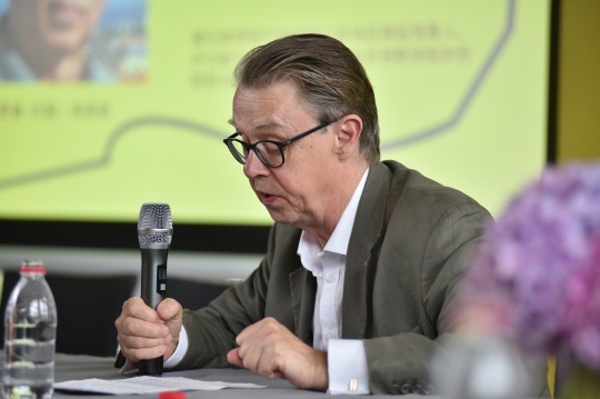 作家、皇家美院艺术与建筑课程导师 Andrew Brighton 发言
作家、皇家美院艺术与建筑课程导师 Andrew Brighton 发言