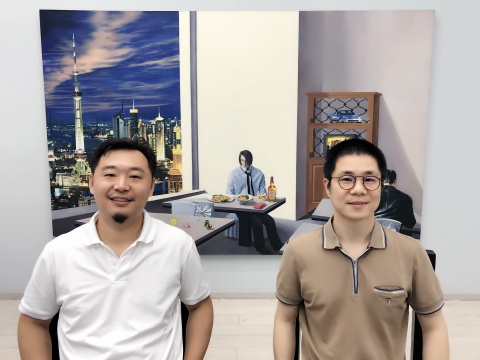 ”他们+“合影
”他们+“合影