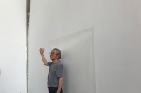 76岁的韩国前卫艺术大师李健镛，把“桃心”画进佩斯北京,李健镛