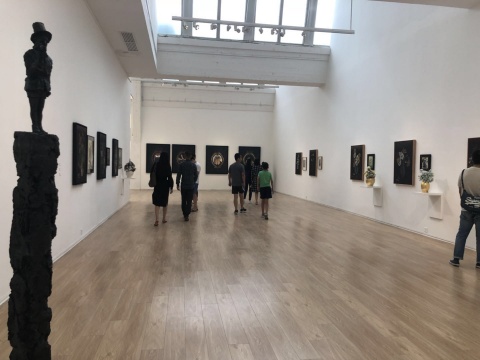 唐人双展齐开 杨振中的“礼乐崩坏”和杨诘苍的“灾难之美” 唐人双展齐开 杨振中的“礼乐崩坏”和杨诘苍的“灾难之美”