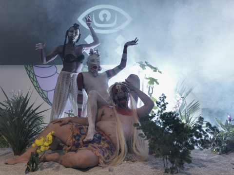 陈天灼 《刹那》&nbsp;&nbsp;&nbsp;表演(现场演员:北欧、宝贝中国玉、Ndoho) 时长:180 分钟 2018

© 陈天灼和长征空间&nbsp; 摄影:雷坛坛

© 林冠艺术基金会
