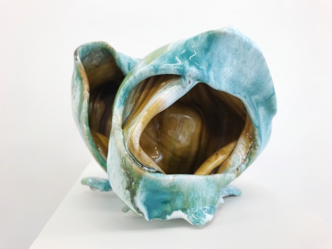 海蒂·比约根《Object 4239》20 x 14cm 陶瓷 2018
