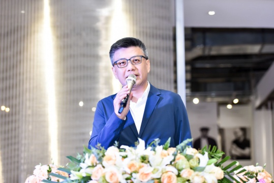 “一寸光阴一寸金”艺术顾问、易居中国联合创始人朱旭东
“一寸光阴一寸金”艺术顾问、易居中国联合创始人朱旭东