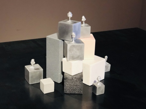 娜布其新作展“双向入口” 感受“雕塑”“空间”聚合出的向内能量 娜布其新作展“双向入口” 感受“雕塑”“空间”聚合出的向内能量