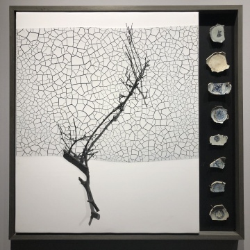 《冬》124×124cm 木板大漆、青铜、明清瓷片 2018
《冬》124×124cm 木板大漆、青铜、明清瓷片 2018