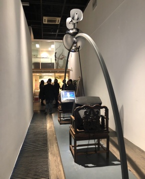 《扩音器》100×485×320cm 综合材料 2018
《扩音器》100×485×320cm 综合材料 2018