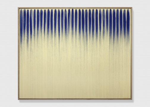 李禹焕 《从线开始 (No.800152)》129.5x162.2cm  布面油画、矿物颜料 1980 (图片由艺术家与Kukje画廊提供)
