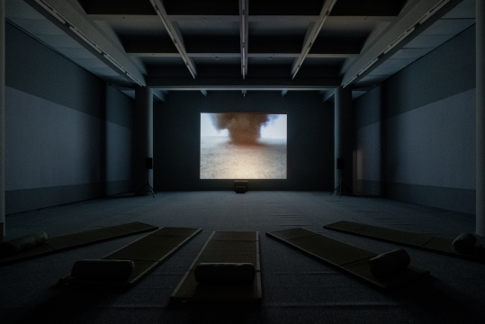 弗朗西斯·埃利斯《龙卷风》，2000-2010年
