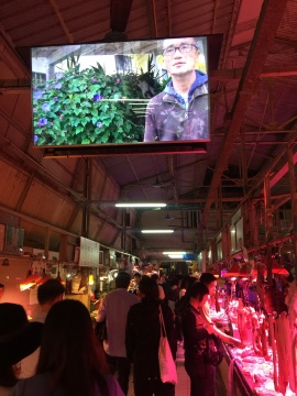 艺术家徐坦的影像作品《社会植物学——捱,动物性自由》在农林菜市场
艺术家徐坦的影像作品《社会植物学——捱,动物性自由》在农林菜市场