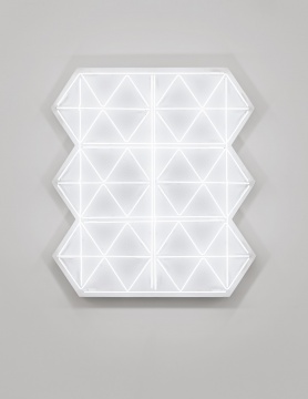《照明5》,2018,白色霓虹灯管,铁皮,真石漆,128.1 x 115.3 x 18 cm
《照明5》,2018,白色霓虹灯管,铁皮,真石漆,128.1 x 115.3 x 18 cm